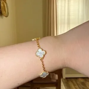 Elegant Gold and White | Sweet Alhambra Bracelet 18K Italian Gold Plated